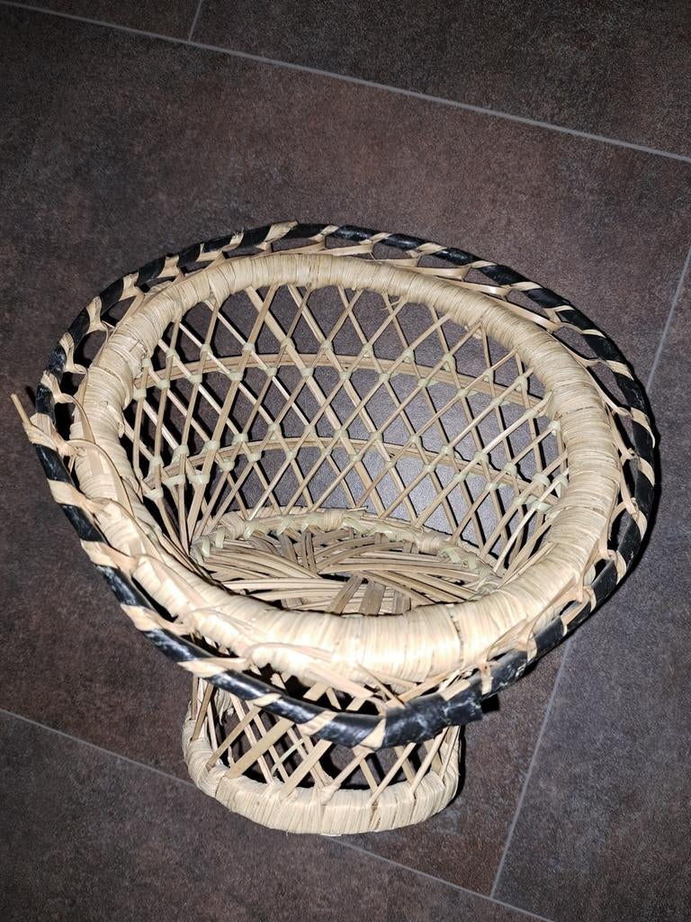 Rieten ronde boog poppenstoel 21cm hoog 20cm breed, Ophalen of Verzenden, Zo goed als nieuw, Rond, Riet
