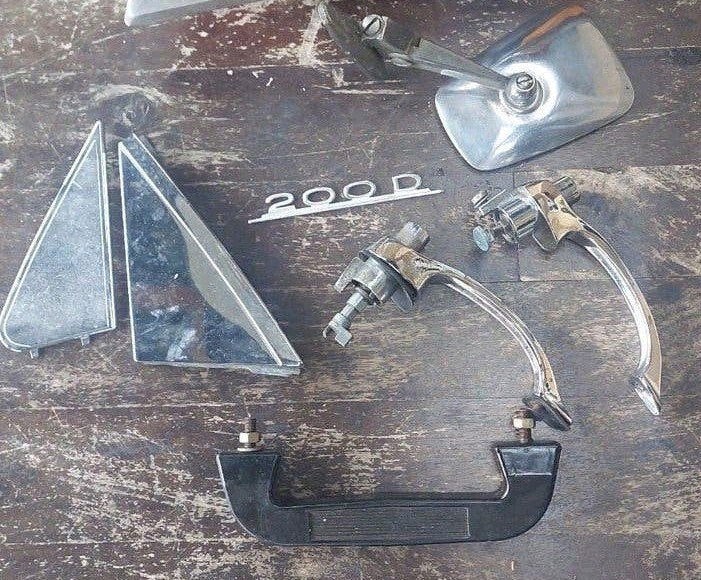 Mercedes W110 oldtimer , logo,achterlicht,klinken,zijspiegel, Ophalen of Verzenden