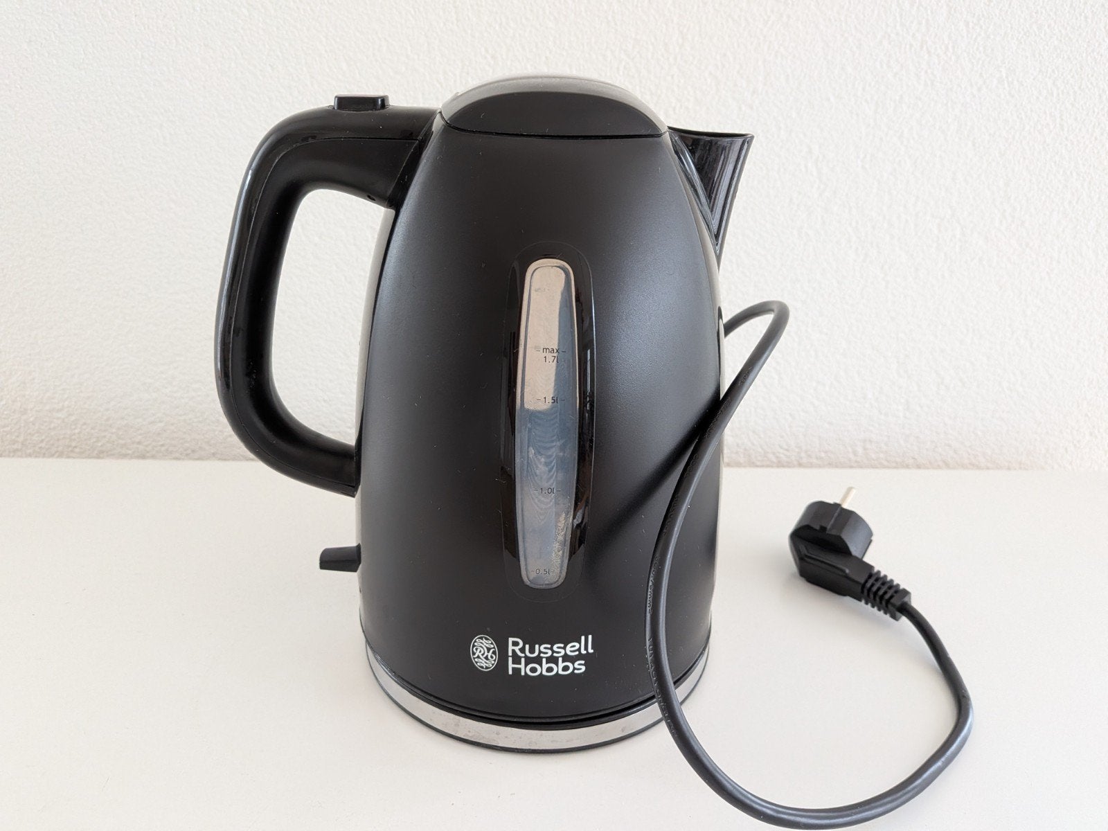 Russell Hobbs Waterkoker Zwart, Witgoed en Apparatuur, 1 tot 2 liter, Ophalen, Zo goed als nieuw, Draadloos