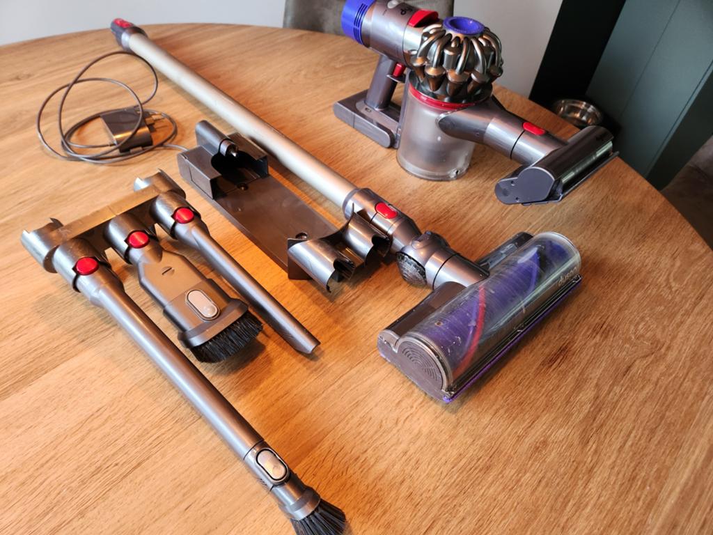 Dyson V8 stofzuiger, Witgoed en Apparatuur, Stofzuigers, Ophalen of Verzenden
