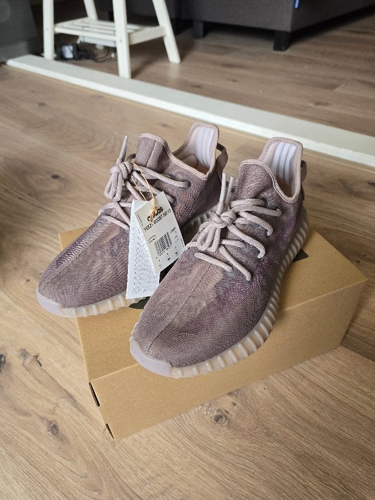 Yeezy Boost 350 V2 Mono Mist - Maat 42, Overige kleuren, Nieuw, Ophalen of Verzenden, Sneakers of Gympen