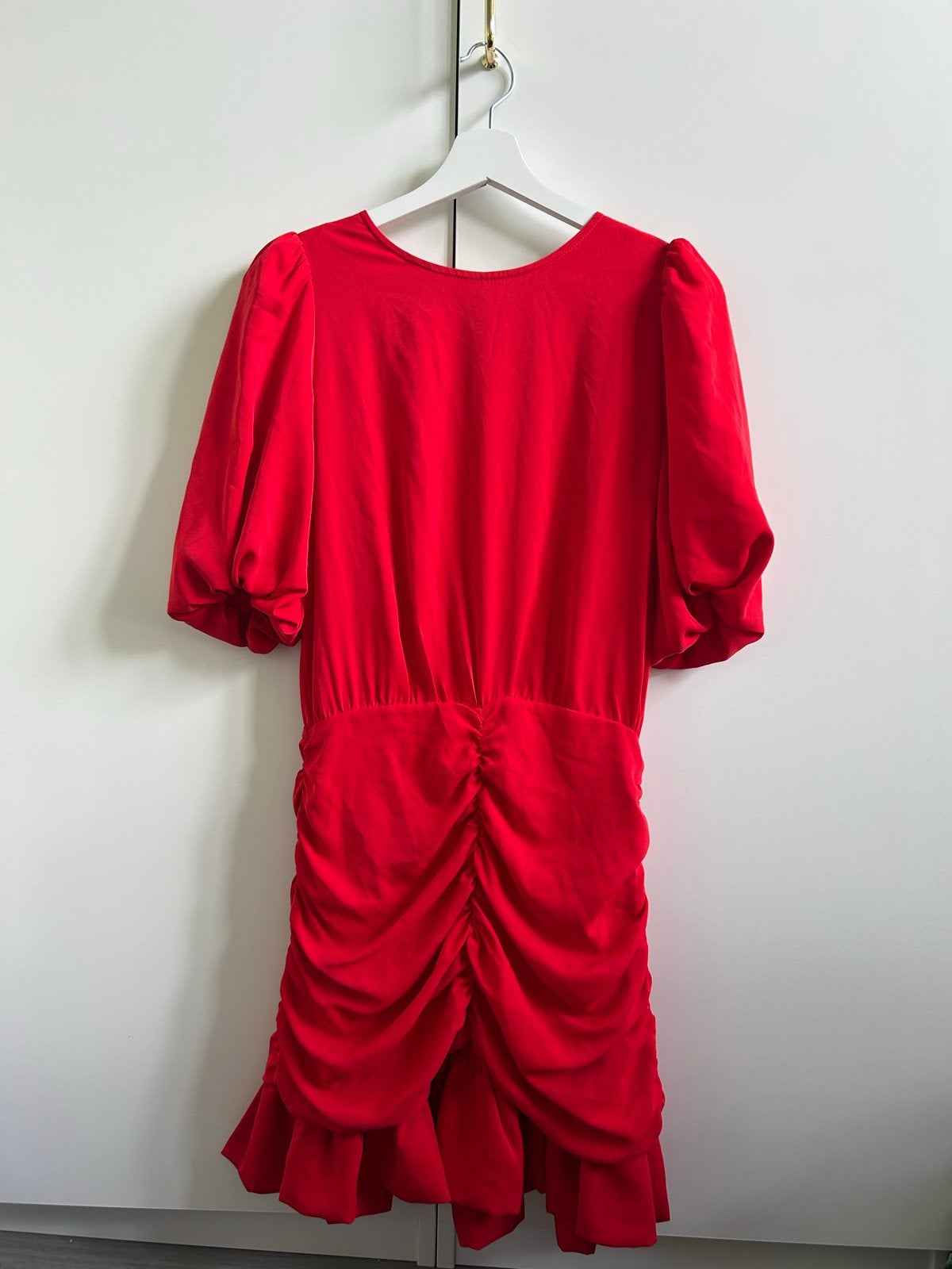 Loavies rode jurk met pofmouwen en ruches, maat S, Kleding | Dames, Jurken, Ophalen of Verzenden, Zo goed als nieuw, Maat 36 (S)