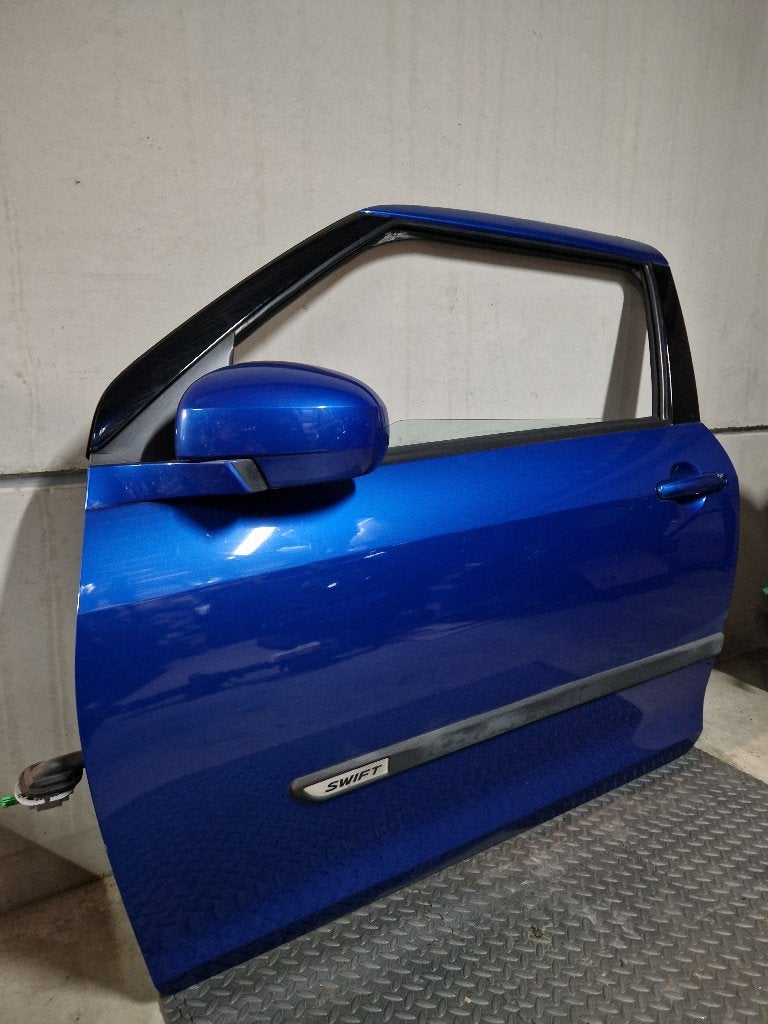 SUZUKI SWIFT MK7 DEUR LV / ZCG, Gebruikt, SUZUKI, Deur, Voor