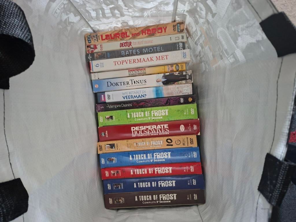 Tas vol met serie s, Cd's en Dvd's, Alle leeftijden, Ophalen, Zo goed als nieuw, Actie en Avontuur