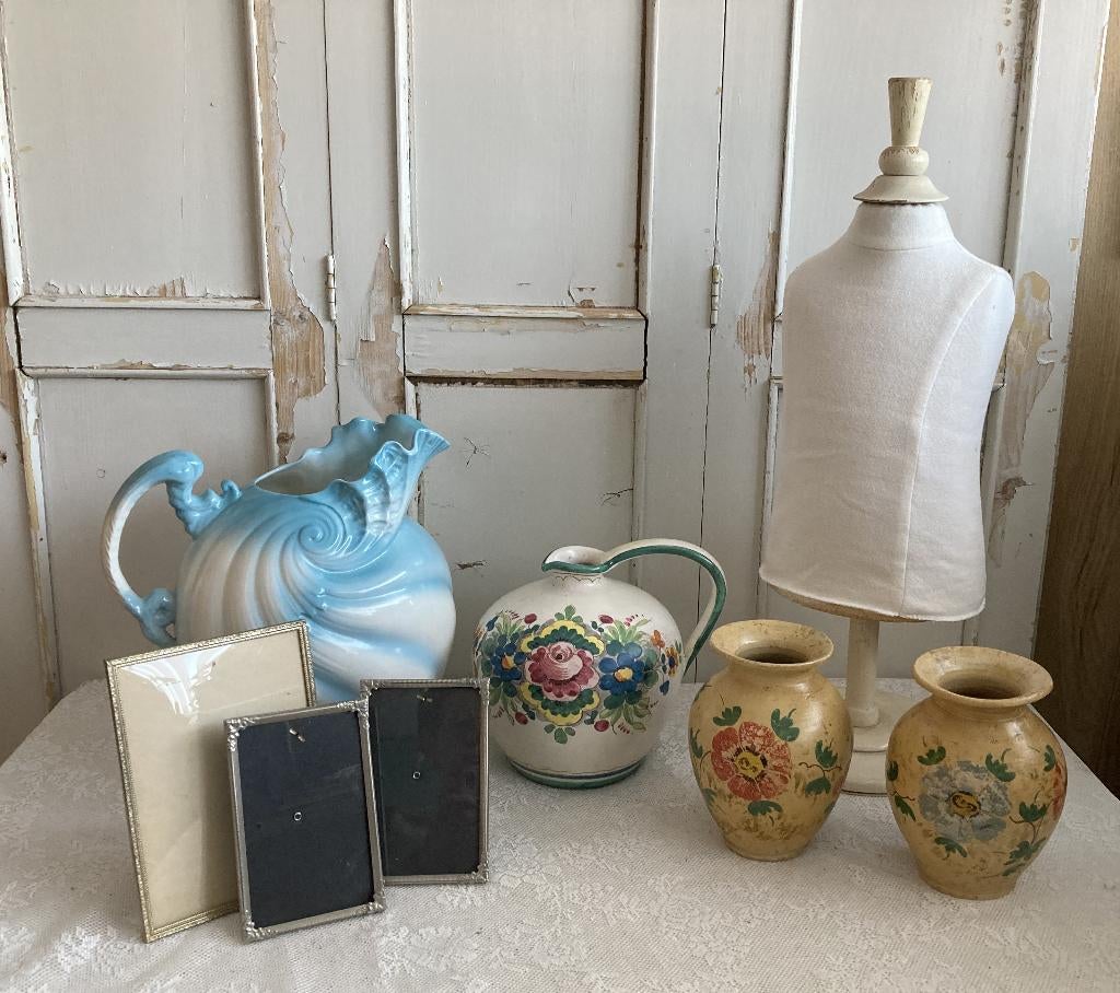 Brocante paspopje - vaas met oor - vaasjes - fotolijstjes, Antiek en Kunst, Curiosa en Brocante, Ophalen of Verzenden