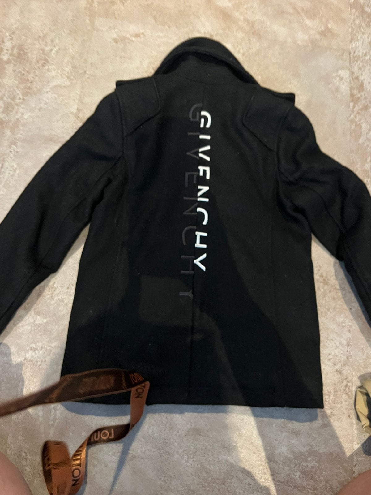GIVENCHY jas maat 104 origineel, Kinderen en Baby's, Givenchy, Ophalen of Verzenden, Zo goed als nieuw, Jongen