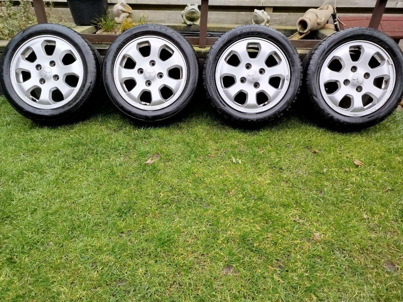 Lees tekst  Banden met velg, Doe-het-zelf en Verbouw, Ophalen
