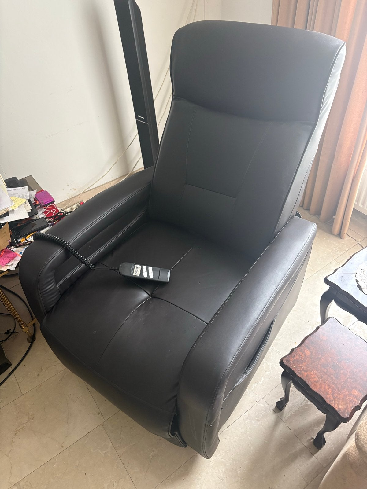 Comfortabele relaxfauteuil met sta-op functie, Huis en Inrichting, Ophalen, Zo goed als nieuw, Leer, 75 tot 100 cm