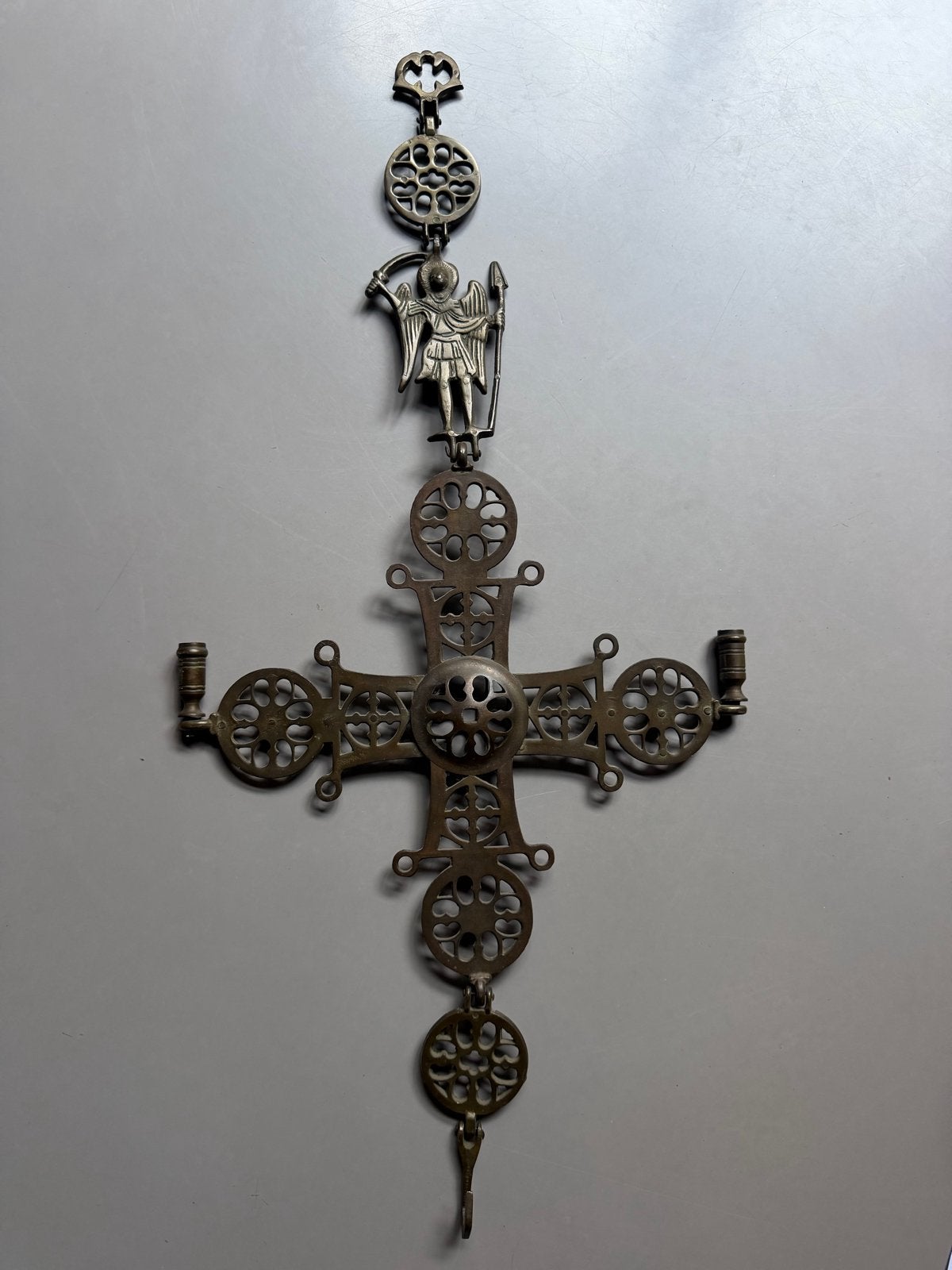 Antiek Bronzen Kruis met Aartsengel Michaël, Ophalen of Verzenden
