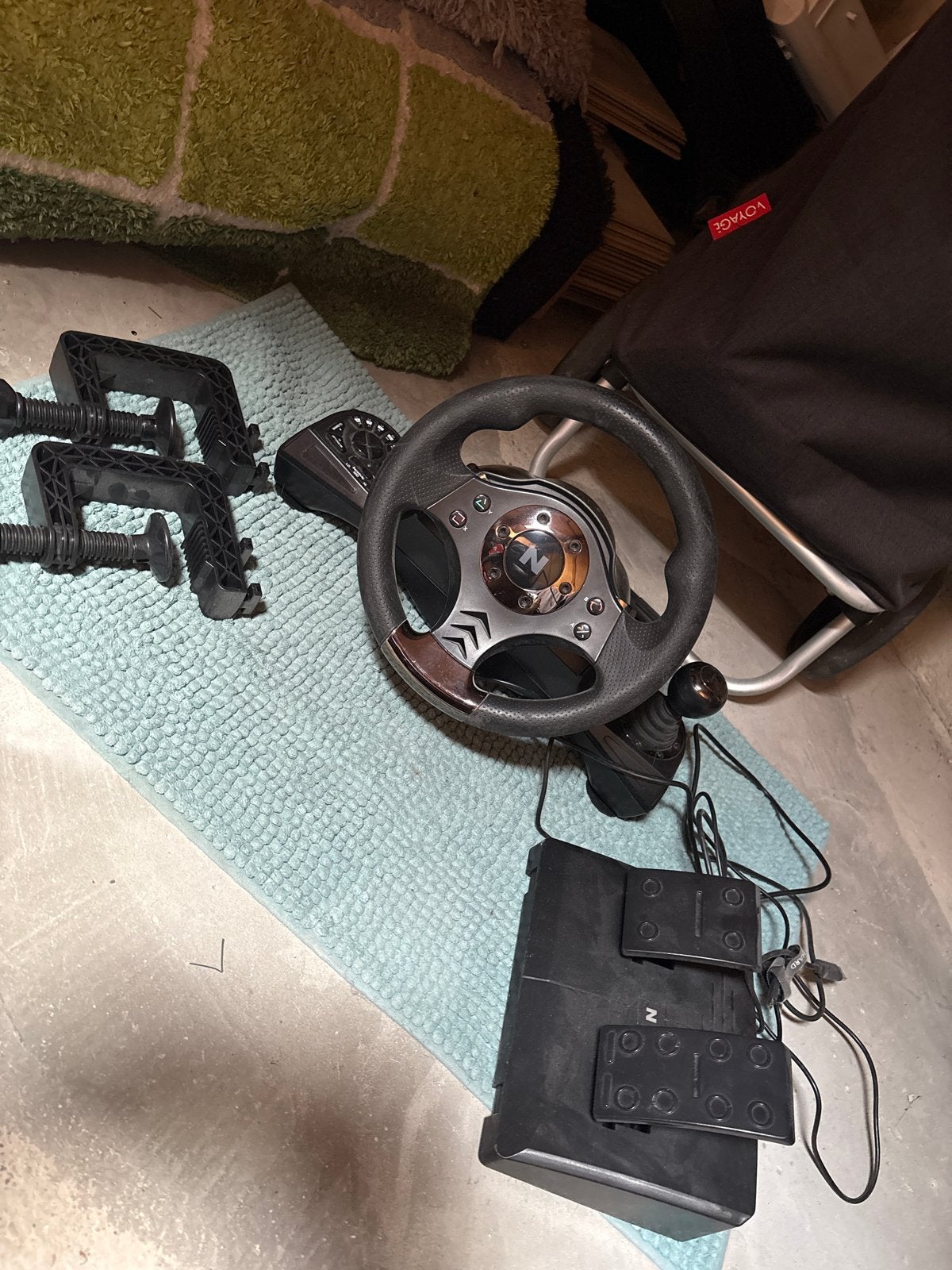 Thrustmaster T150 racestuur met pedalen en shifter, Ophalen, Racestuur, Gebruikt, Force feedback