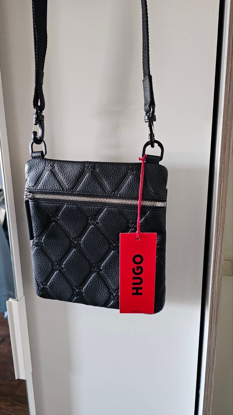 Nieuwe Hugo Boss Schoudertasje Zwart, Ophalen of Verzenden, Nieuw, Zwart
