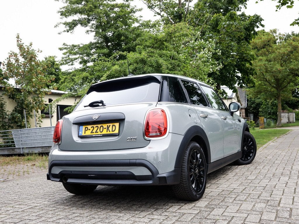MINI Cooper 1.5 One Classic 1e-Eig. & Keurig-Onderh BOVAG-Ga, Gebruikt, 1210 kg, Leder en Stof, 3 cilinders
