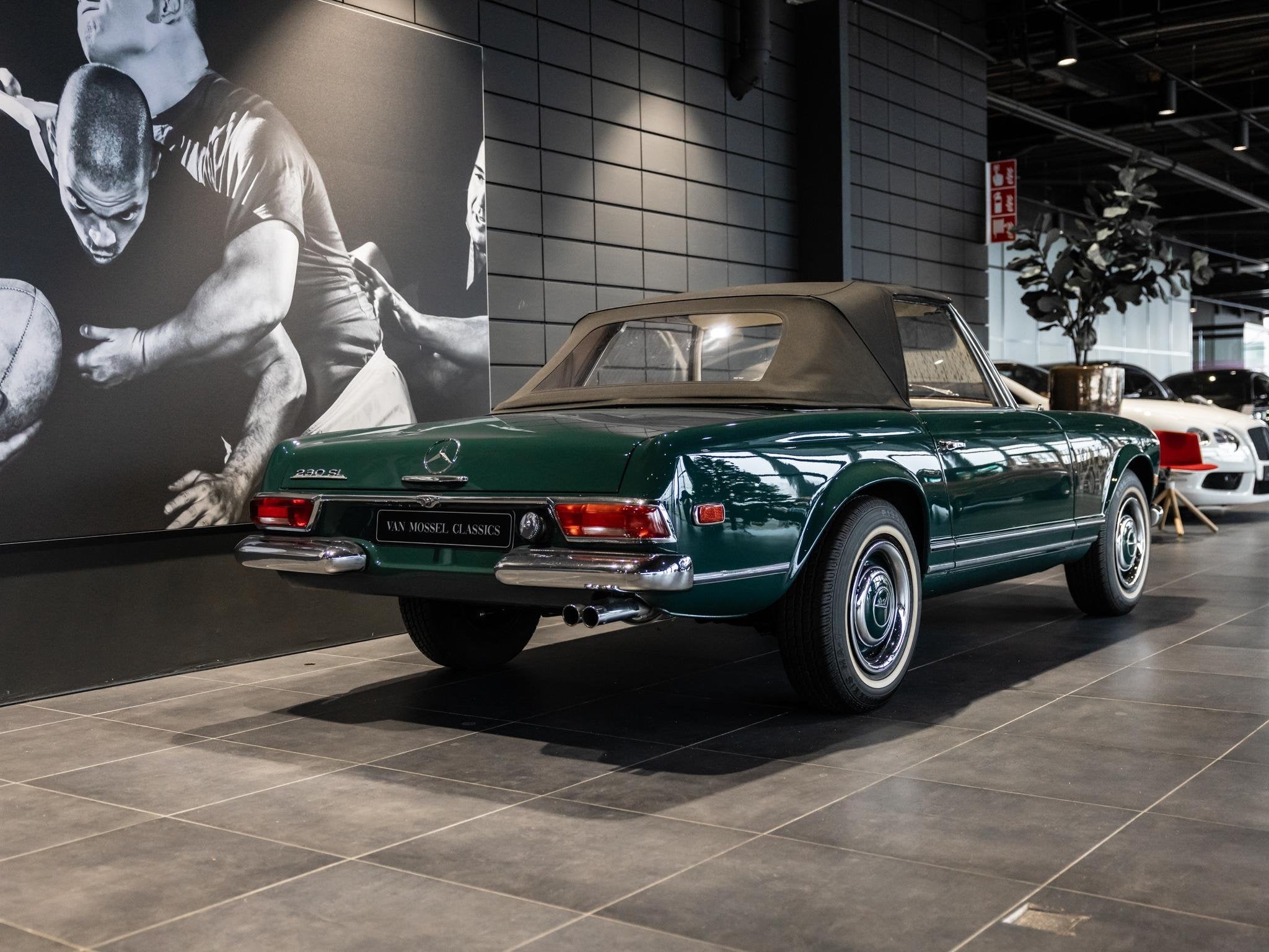 Mercedes-Benz 230 SL W113 Roadster Pagode, Automaat, 12 maanden, Achterwielaandrijving, Gebruikt