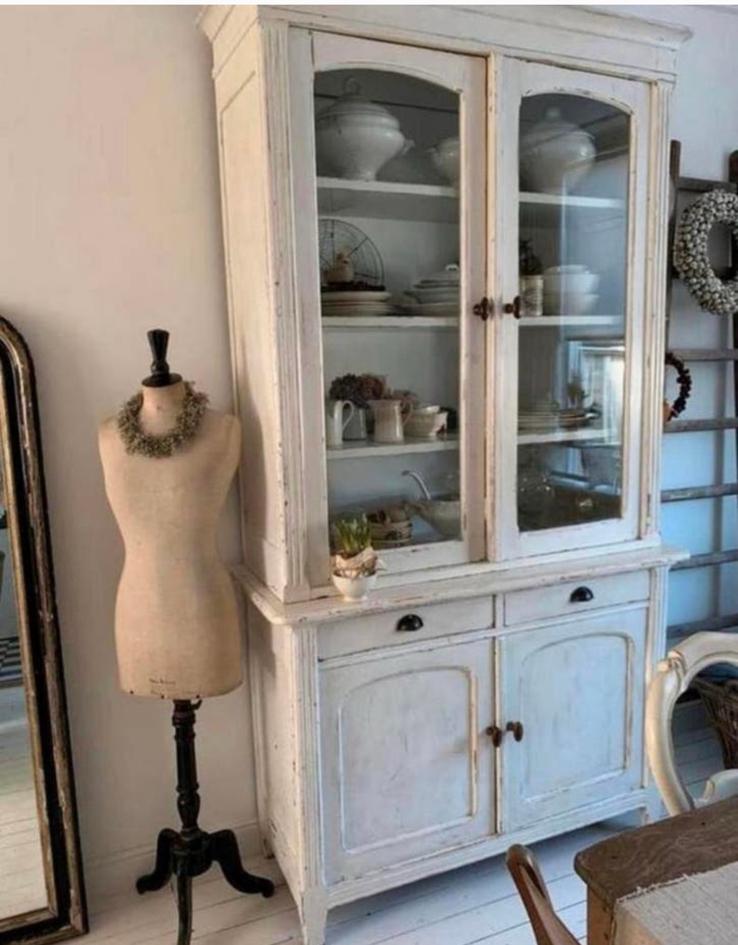 Oude brocante  witte buffetkast, Huis en Inrichting, Kasten | Buffetkasten, Ophalen, 100 tot 150 cm, 200 cm of meer, 50 tot 75 cm