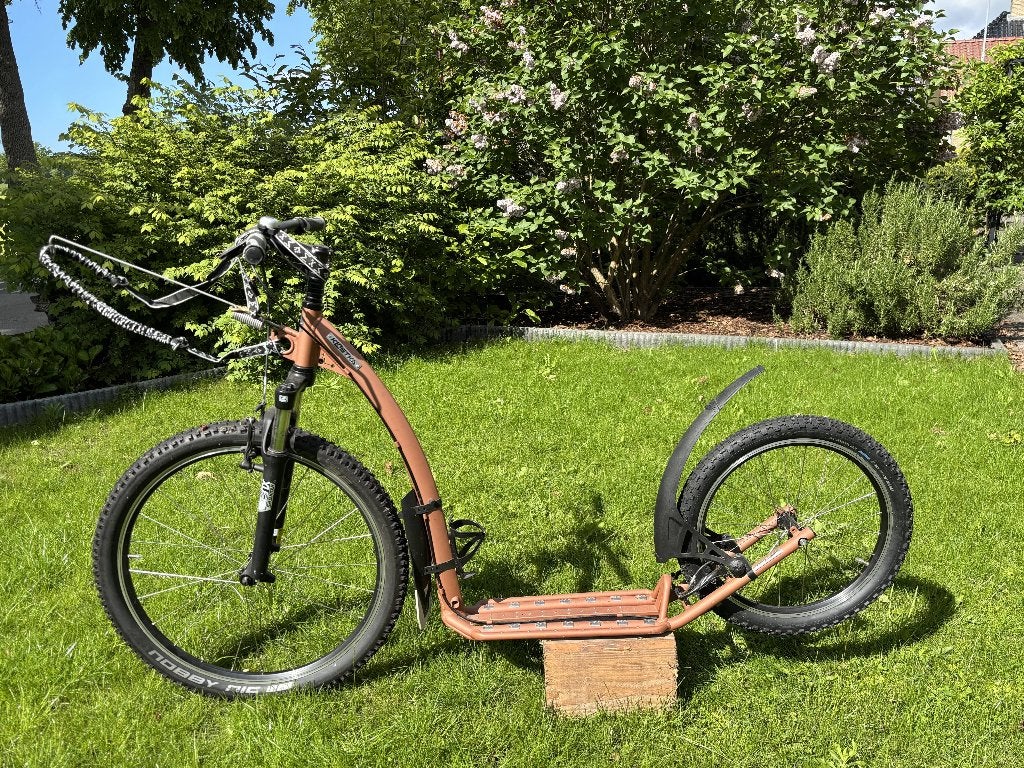 Kostka Mushing Max G6 ZGAN met spatborden, bidon en harnas, Ophalen, Zo goed als nieuw, Kickbike, Kostka
