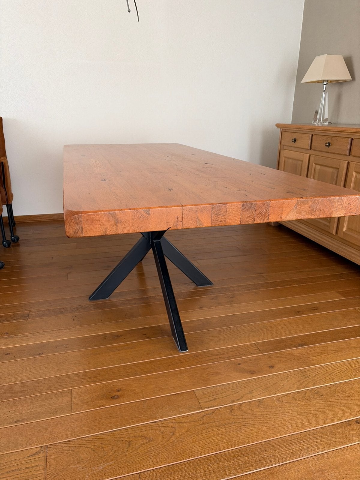 Eetkamertafel met Zwarte Stalen Voet - 210x90x80 cm, Huis en Inrichting, Tafels | Eettafels, Ophalen, Gebruikt, 200 cm of meer