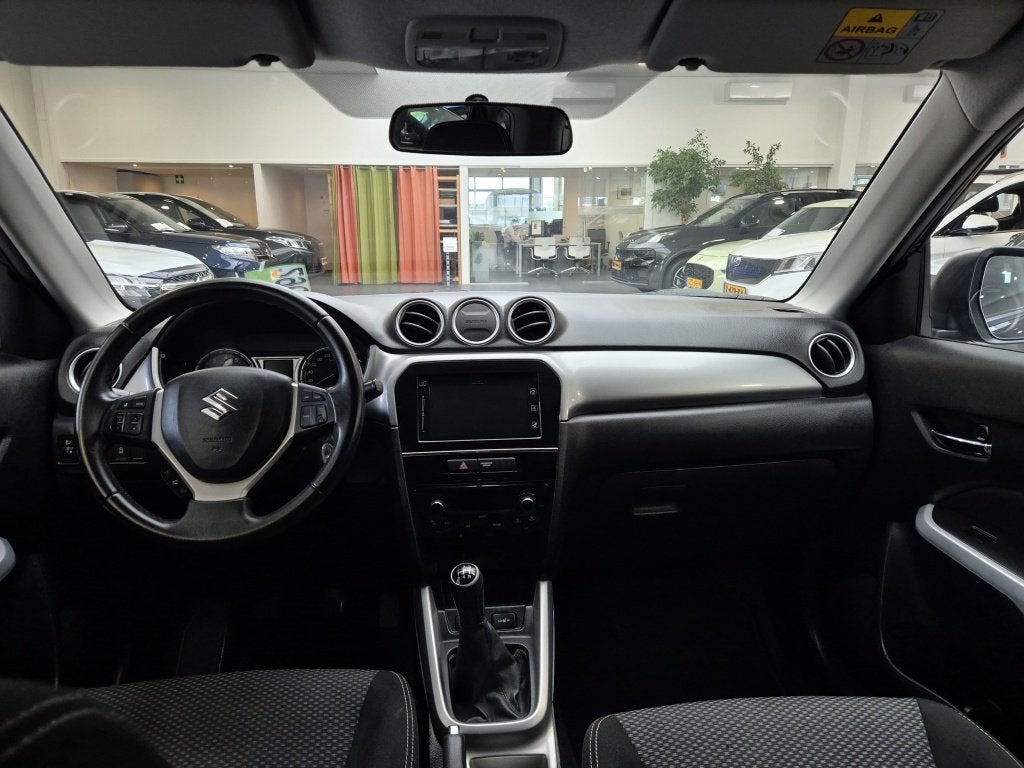 Suzuki Vitara 1.6 Exclusive [TREKHAAK| CRUISE| CAMERA| CARPL, Auto's, 12 maanden, Stof, 4 cilinders, 400 kg