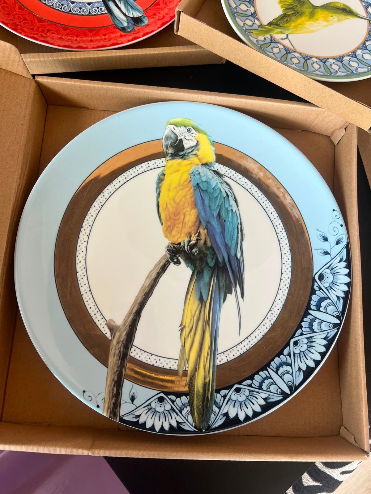Heinen delfts blauw papegaai, Ophalen