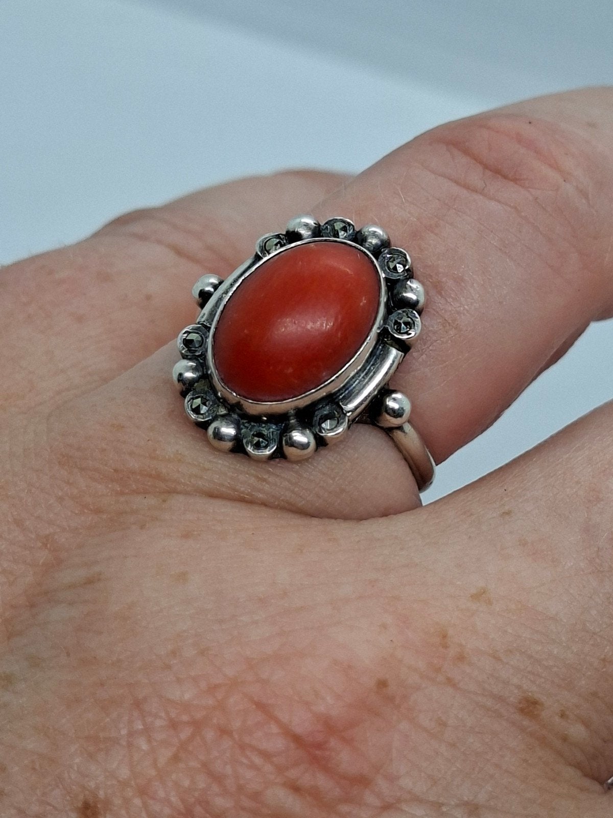 Zilveren Vintage Ring met Bloedkoraal en Markasiet - Maat 58, 18 tot 19, Ophalen of Verzenden, Met edelsteen, Dame