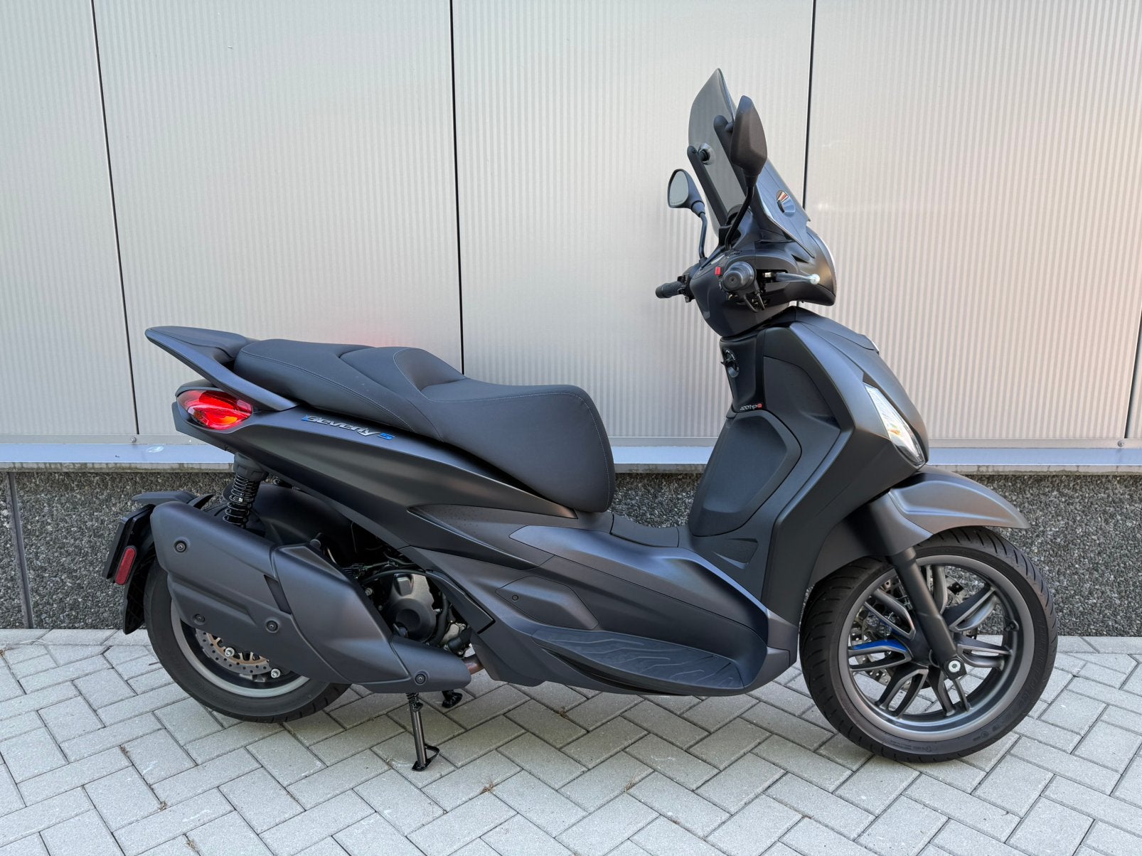 Piaggio Beverly 400S HPE- Nieuwstaat | 2876km | Nero Meteora, Motoren, 400 cc, Occasion, Particulier, Minimaal motorrijbewijs A2