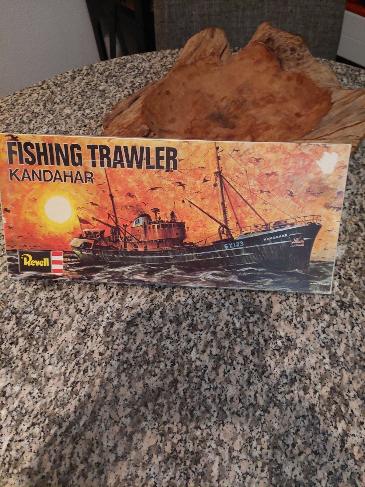 VINTAGE REVELL MODEL: FISHING TRAWLER : KANDAHAR,  H-382., Ophalen of Verzenden, Zo goed als nieuw, Revell