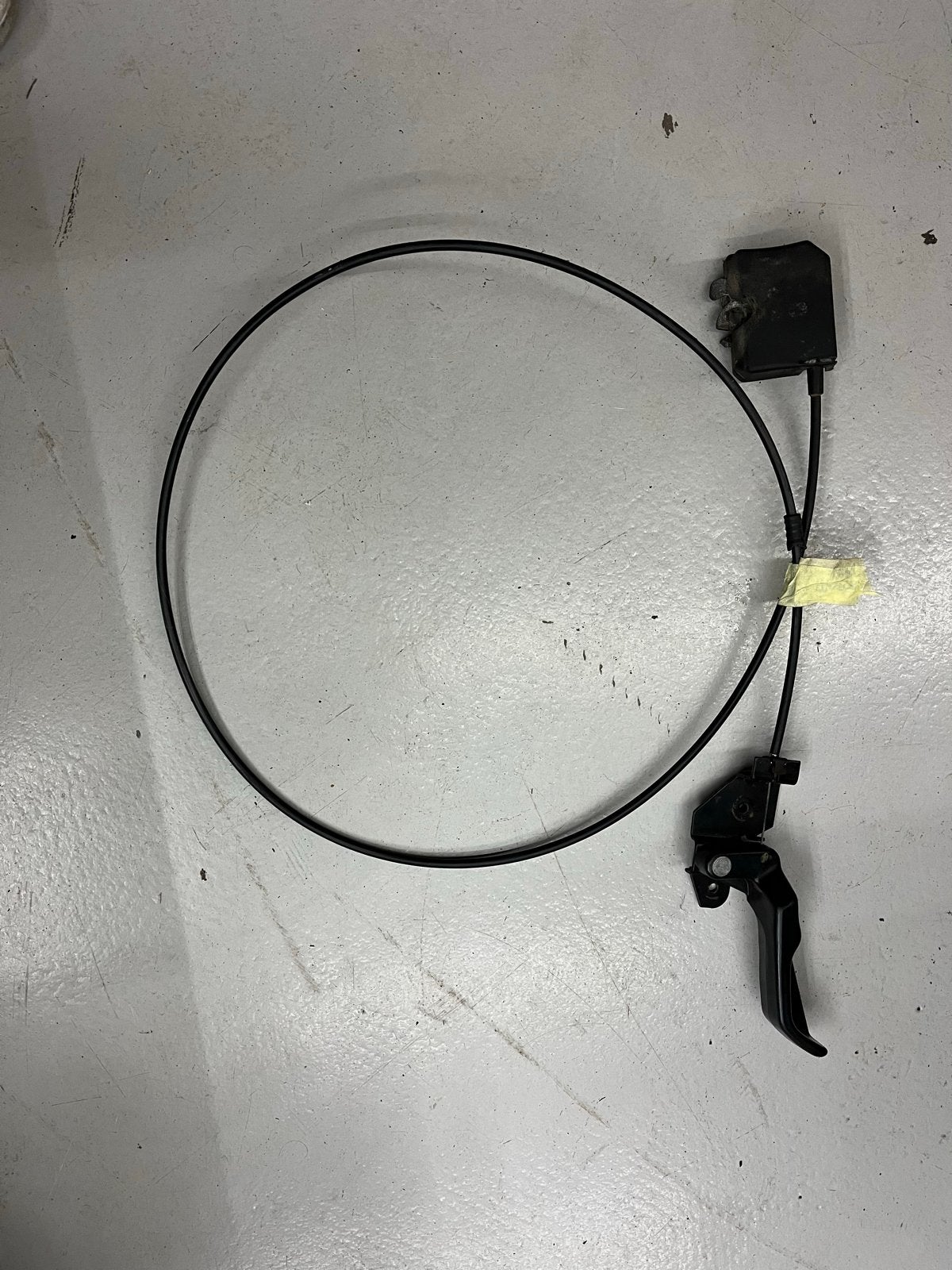 Bmw e30 Motorkap ontgrendelkabel met hendel, Ophalen of Verzenden, Gebruikt, Universele onderdelen
