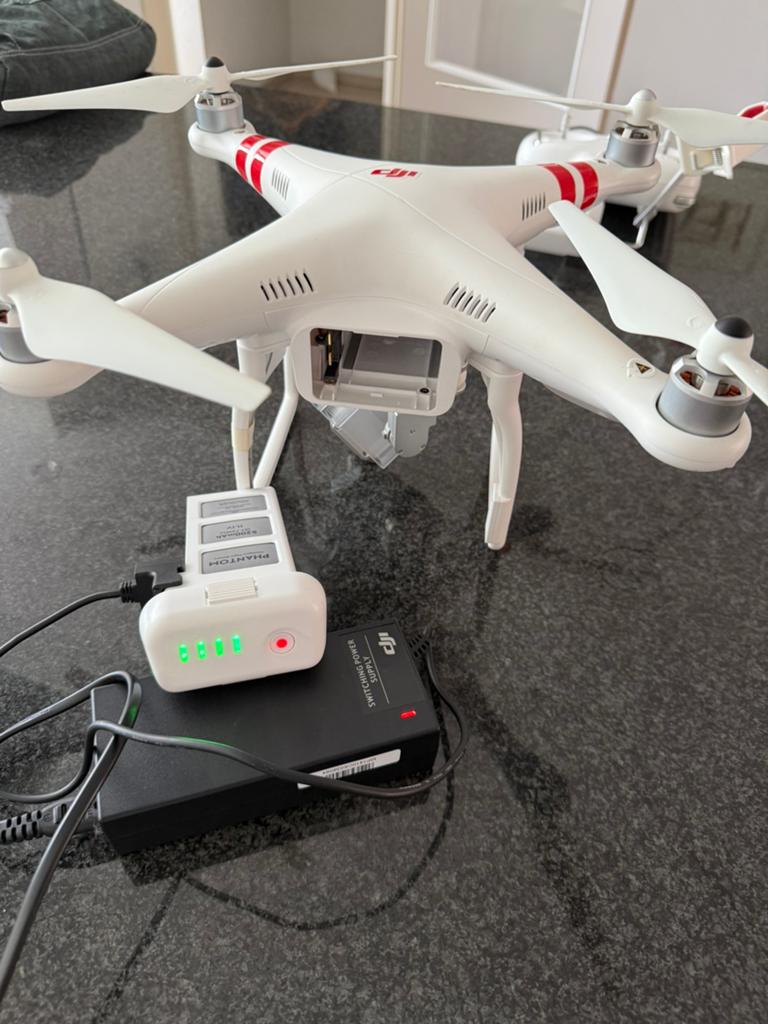 ZGAN: DJI Phantom 3 Standard Drone met Koffer en Accessoires, Ophalen, Cameradrone, 15 tot 30 minuten, Zo goed als nieuw