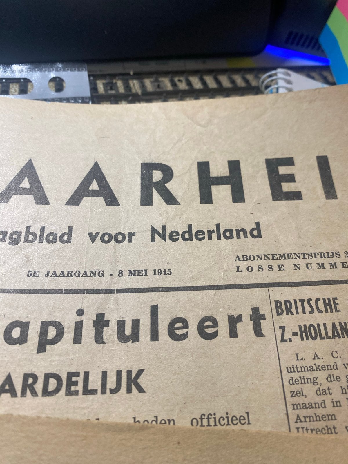 5 kranten uit de Tweede Wereldoorlog - De Waarheid, Boeken, Ophalen of Verzenden, Krant