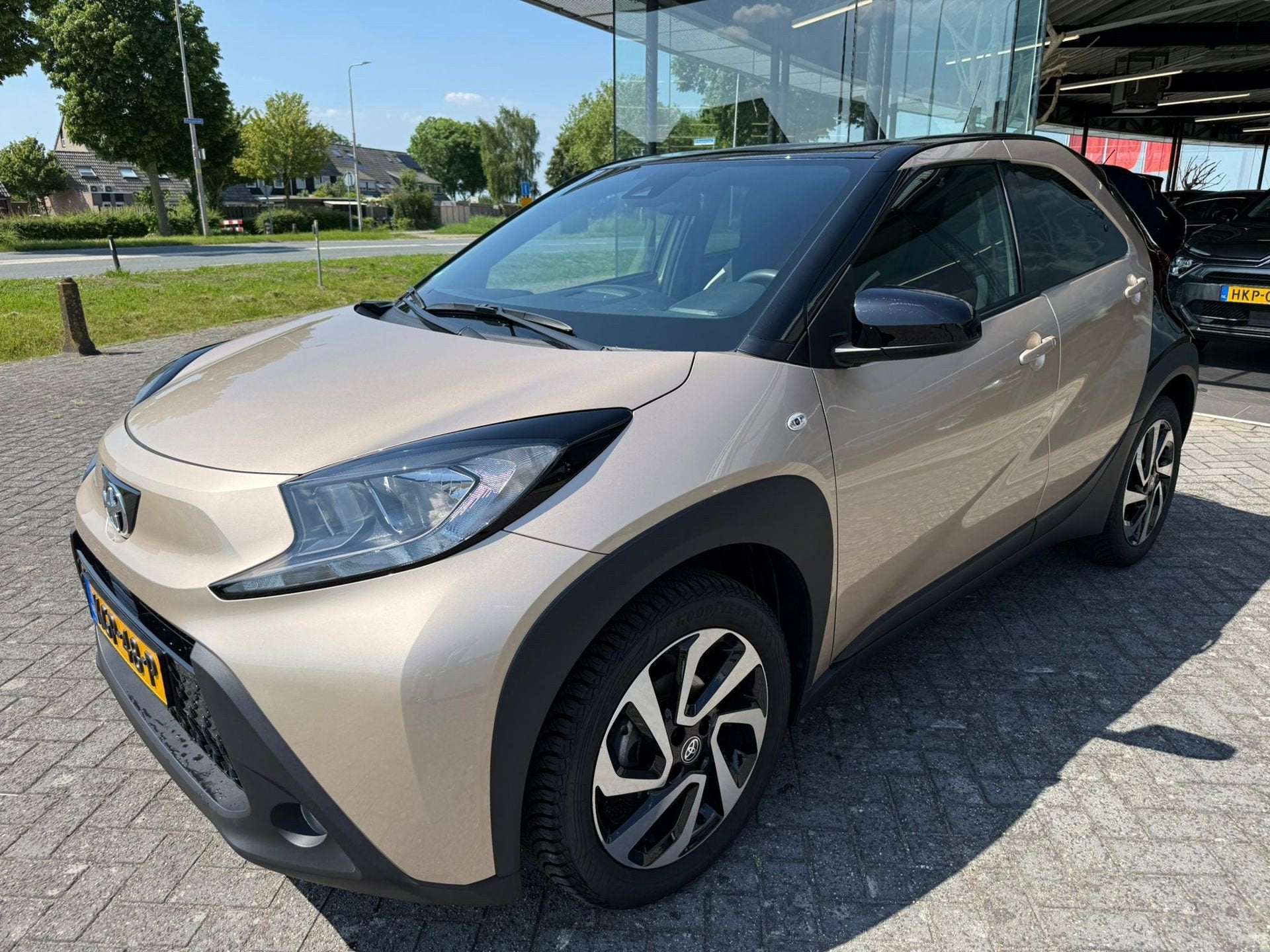 Toyota Aygo X 1.0 VVT-i S-CVT Envy, Auto's, 12 maanden, Stof, Gebruikt, 4 stoelen
