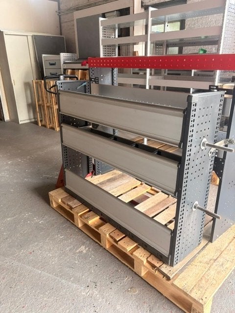BOTT (2610) L138 B33 H102 €299, Ophalen, Zo goed als nieuw, Info@laaiin.nl, Laaiin