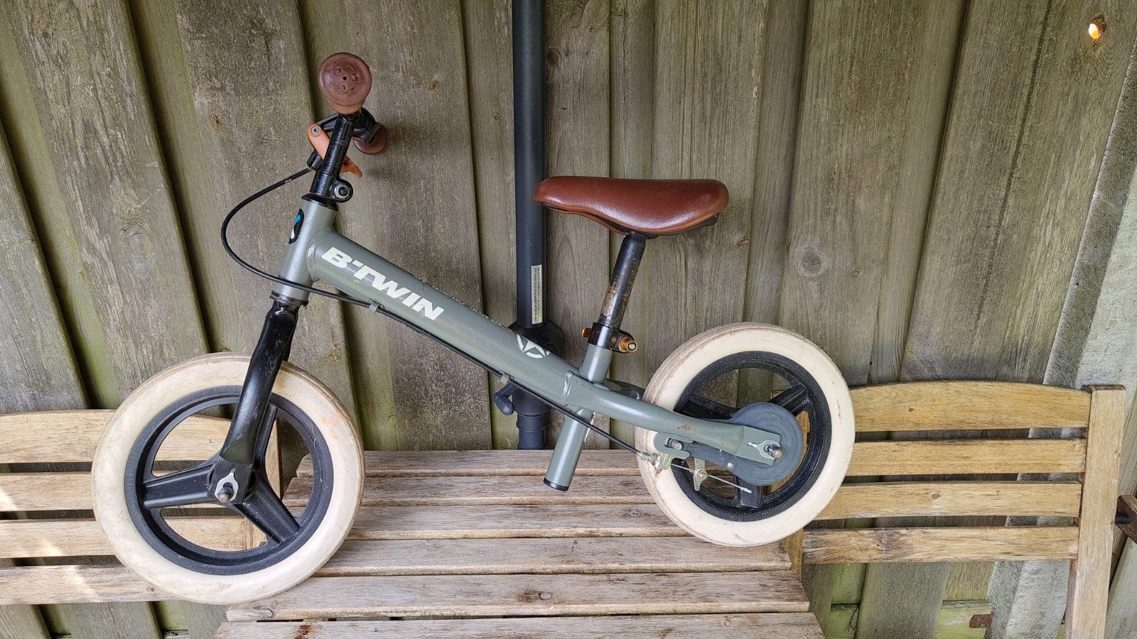 B'Twin loopfiets - Ideaal voor de eerste fietservaring, Fietsen en Brommers, Fietsen | Kinderfietsjes, Ophalen, Gebruikt, Minder dan 16 inch