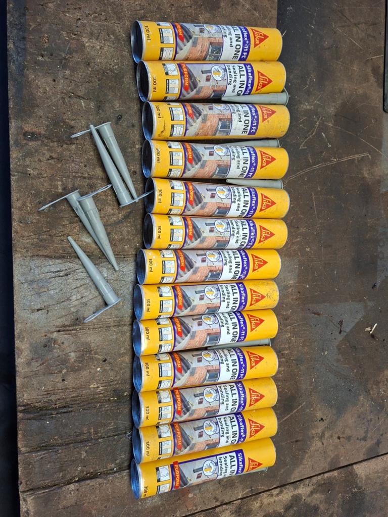 13 x Sikaflex All In One stenenlijm concrete grey  / grijs, Ophalen of Verzenden, Nieuw, Overige materialen