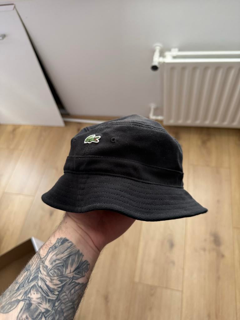 Zwarte Lacoste bucket hat, Ophalen of Verzenden, Gedragen, 58 of 59 cm (L, 7¼ of ⅜ inch), Hoed