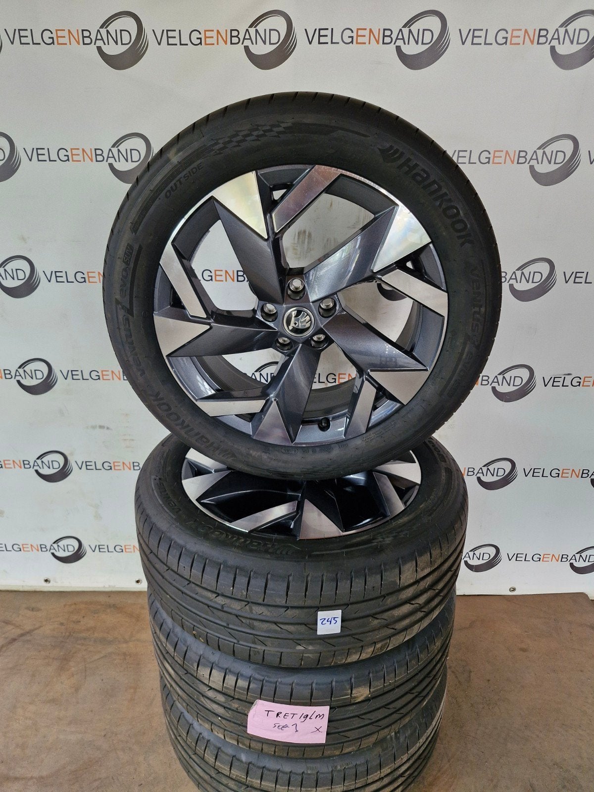 Zomerset Skoda Kodiaq 235 50 19 5x112 57,1 zomerbanden vag, 19 inch, Gebruikt, ., Banden en Velgen