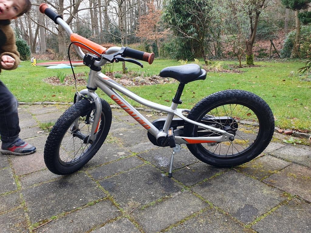 Specialized Riprock, goede staat, zilvergrijs rood, 16 inch, Fietsen en Brommers, Fietsen | Kinderfietsjes, Ophalen, Zo goed als nieuw