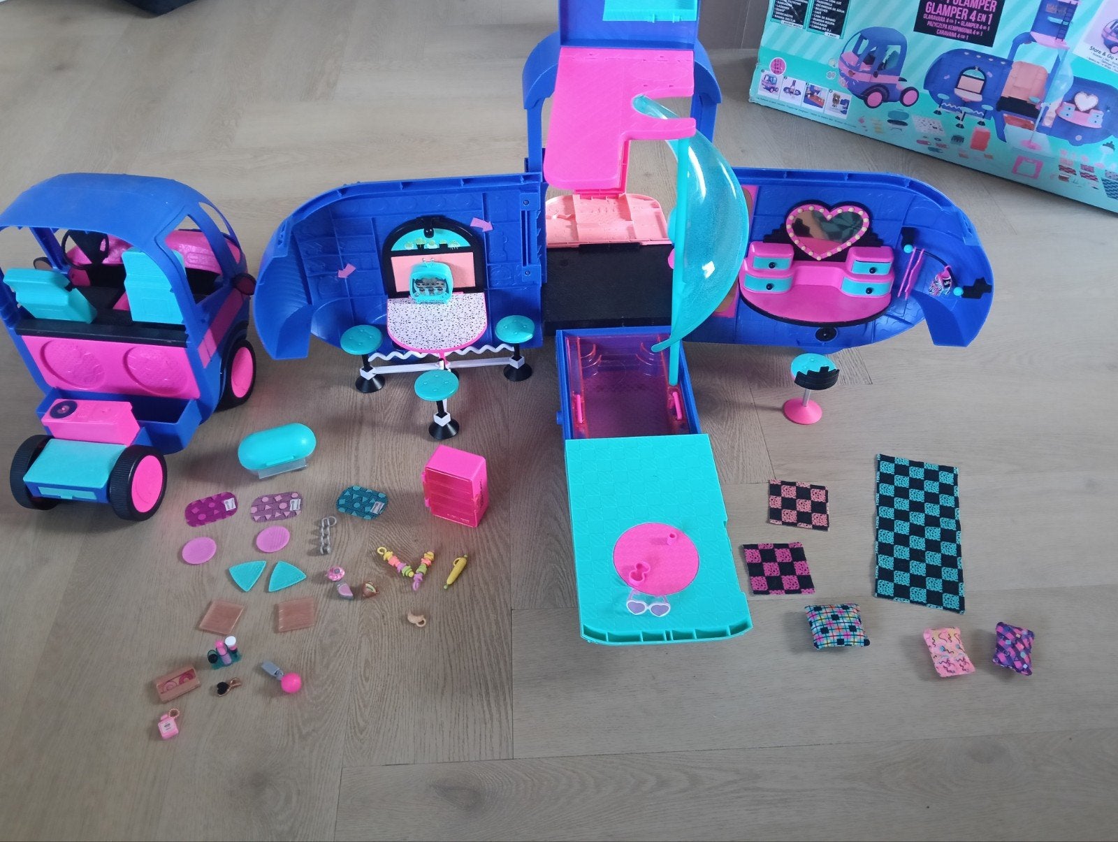 LOL Surprise Glamper 4-in-1 camper met accessoires, Ophalen of Verzenden, Gebruikt, Meisje