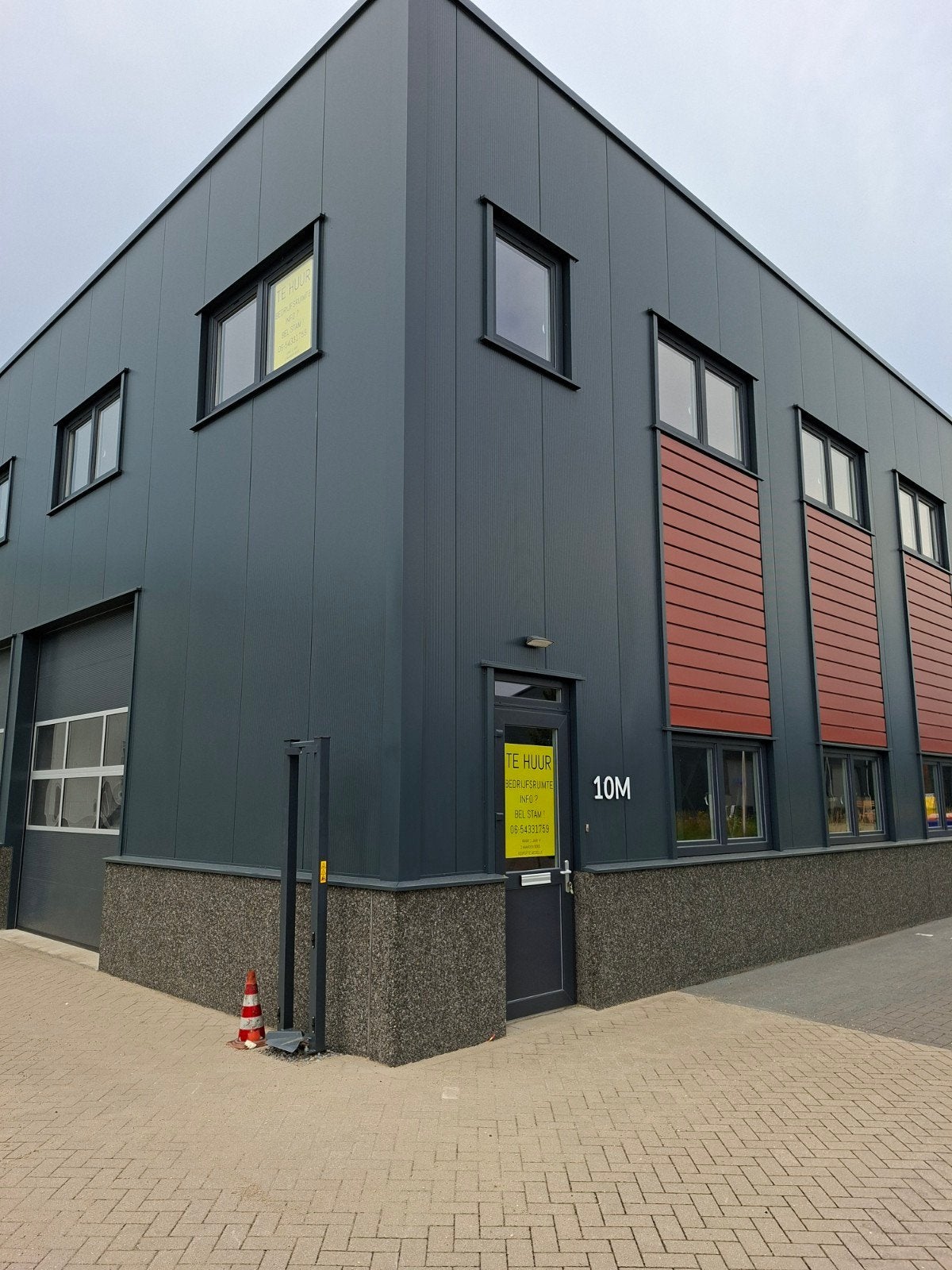 Te huur per 1 juli, Middelharnis Volta 10m 100 + 100m2 nieuw, 200 m², Huur, Bedrijfsruimte