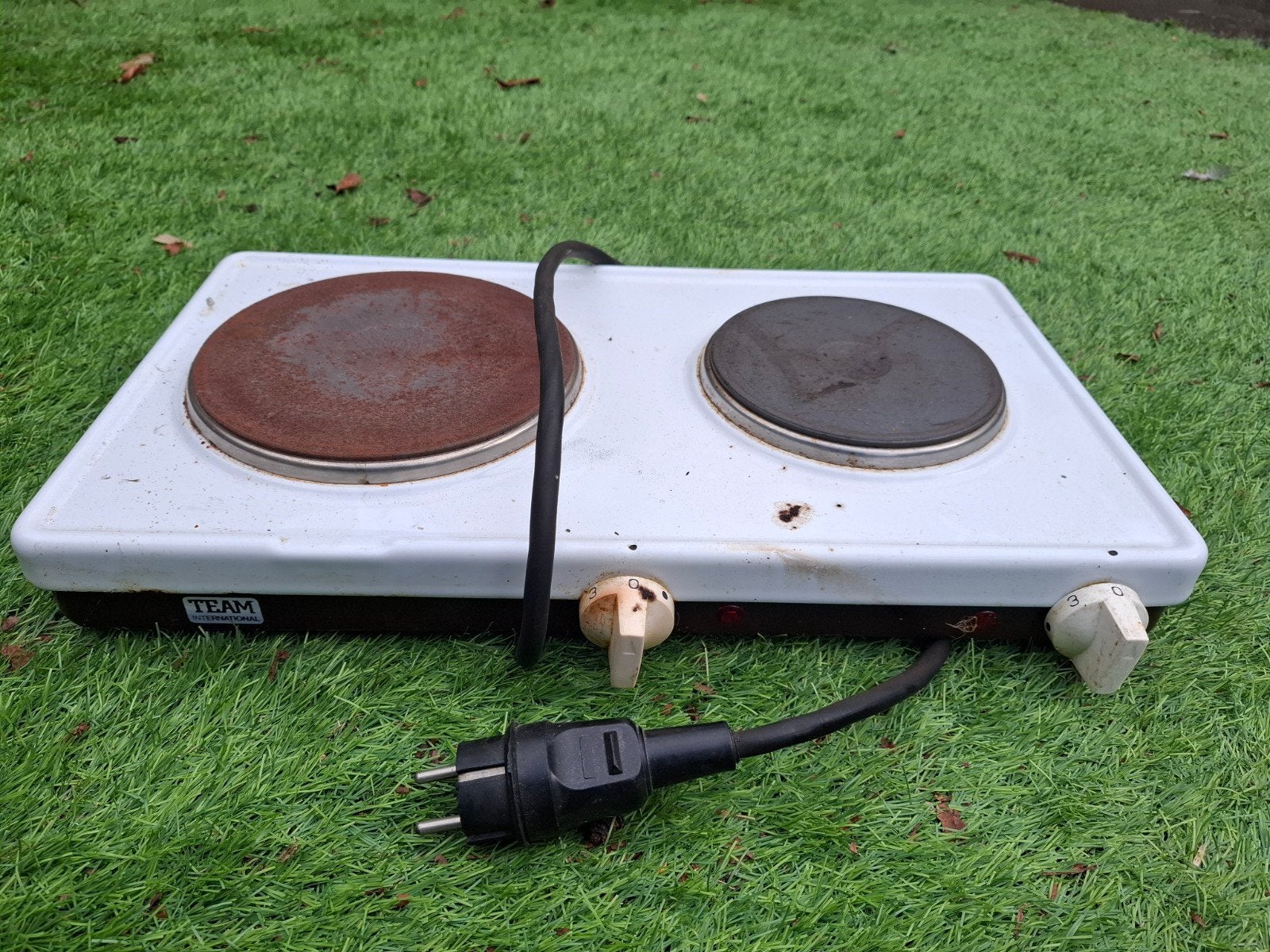 gratis op te halen: Elektrische kookplaat met 2 pitten, Witgoed en Apparatuur, Ophalen, Gebruikt, Minder dan 85 cm, 3 kookzones of minder