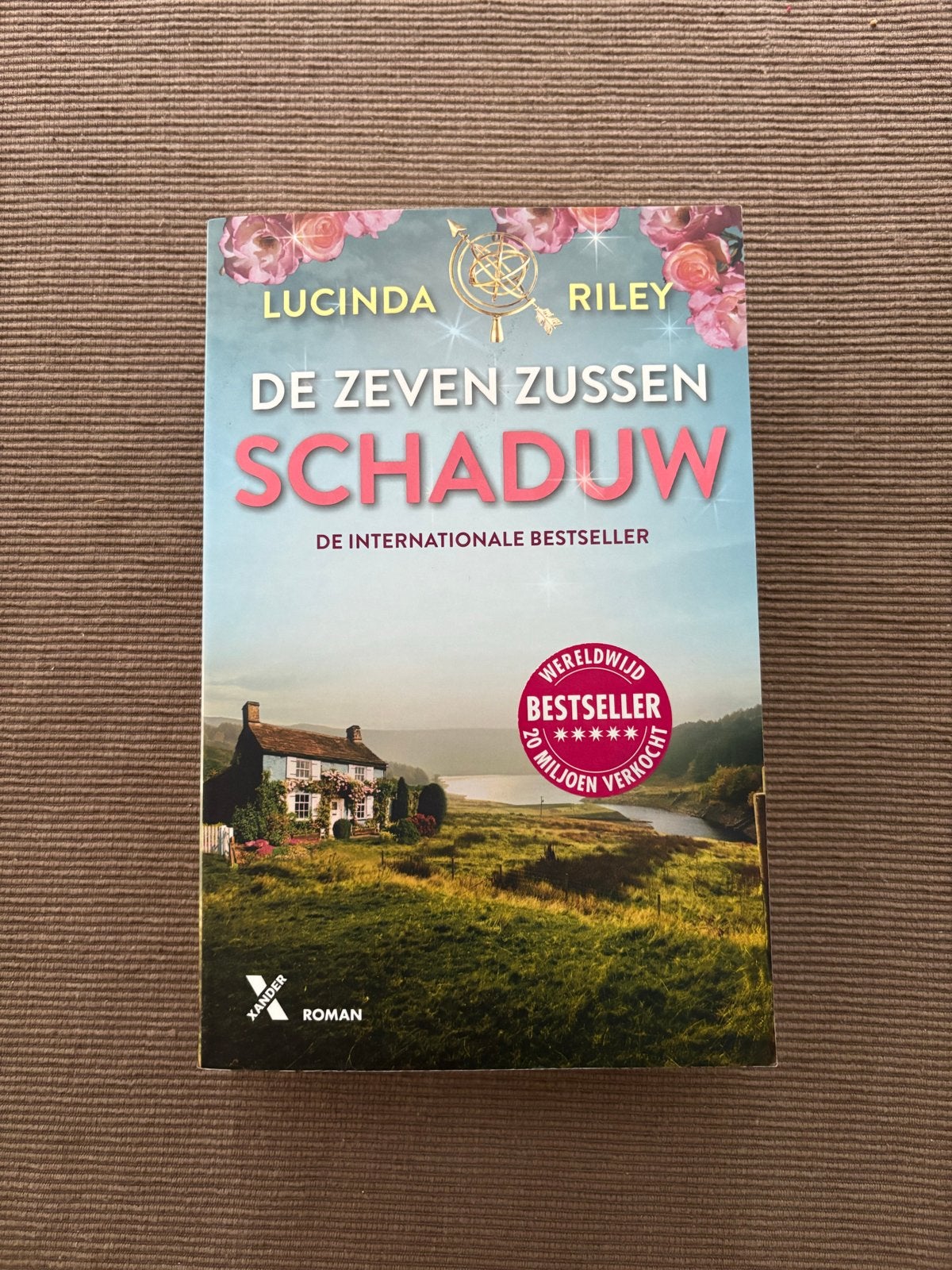 De Zeven Zussen: Schaduw - Lucinda Riley (Zo goed als nieuw), Boeken, Ophalen of Verzenden, Zo goed als nieuw, Nederland