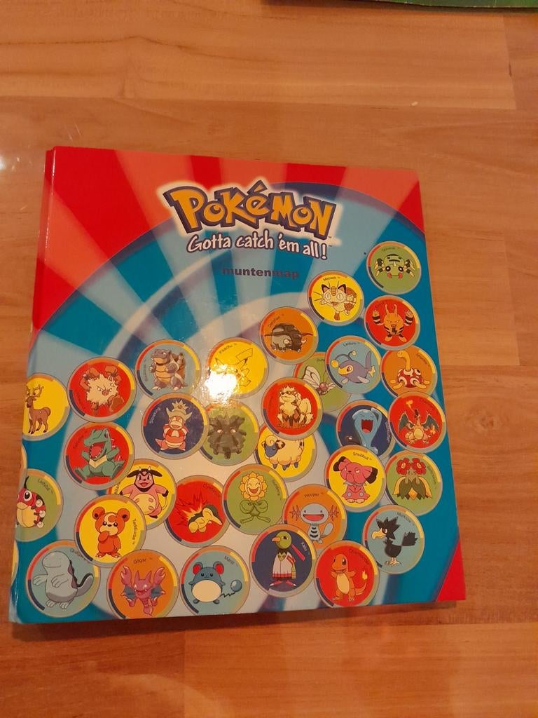 Complete set Pokémon Flippo's in Muntenmap - Nieuwstaat, Ophalen of Verzenden, Verzameling, Met verzamelmap(pen)