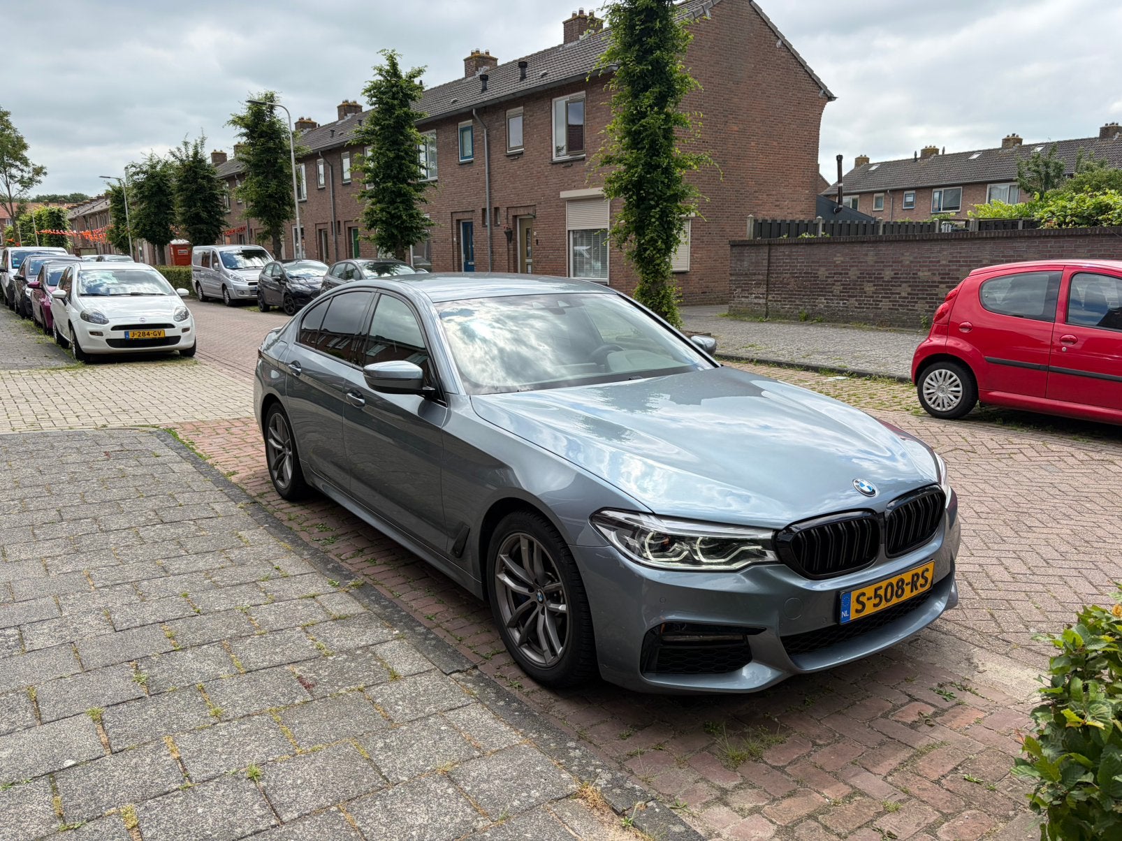 BMW 5 Serie (530E) Grijs, Auto's, Automaat, 1998 cc, Achterwielaandrijving, 340 pk