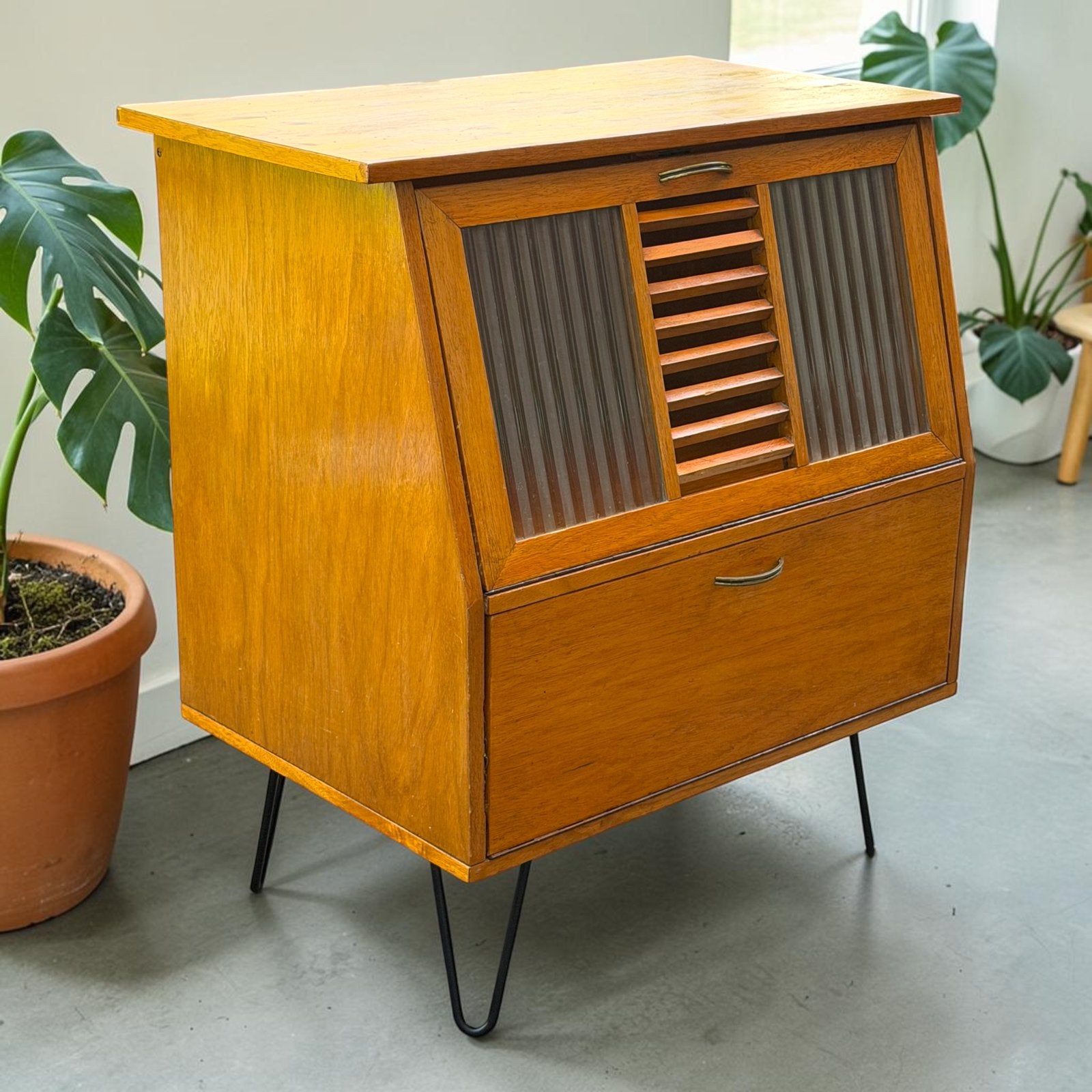 Vintage design dressoir dubbele klep | jaren 60 wandkast, Met klep(pen), Vintage, 50 tot 100 cm, Niet bekend