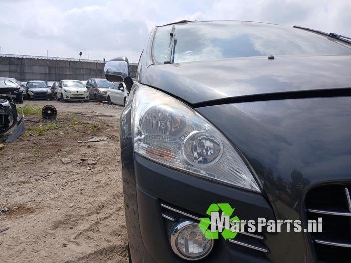 Koplamp rechts van een Peugeot 3008