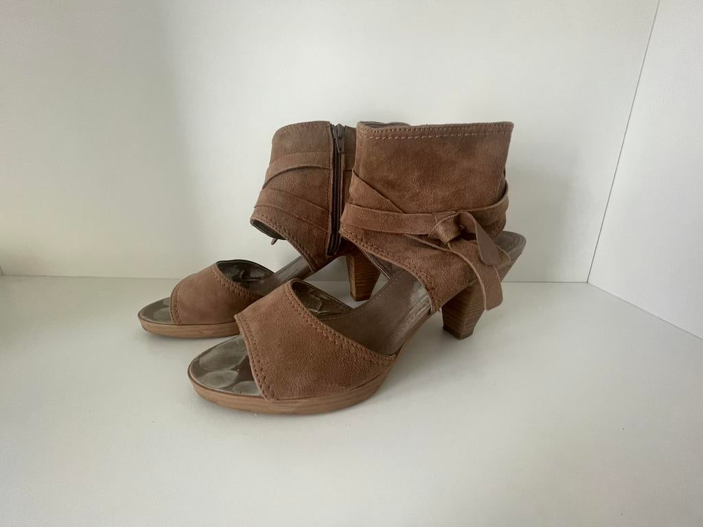 Hobbs leuke lichtbruine open schoenen met hoge hak maat 40, Kleding | Dames, Schoenen, Bruin, Hobbs, Gedragen, Sandalen of Muiltjes