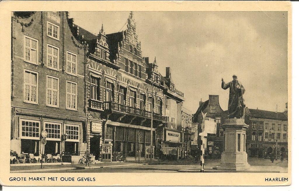 Haarlem Grote Markt met oude gevels., Ophalen of Verzenden, 1940 tot 1960, Ongelopen, Noord-Holland