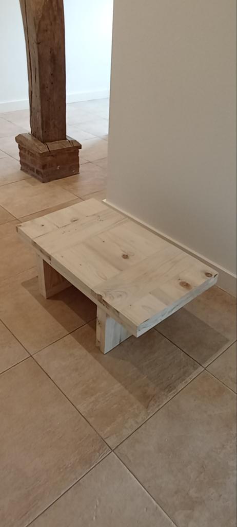 Unieke handgemaakte salontafel van gerecycled eikenhout, Huis en Inrichting, Eikenhout, Nieuw, Minder dan 50 cm, Rechthoekig