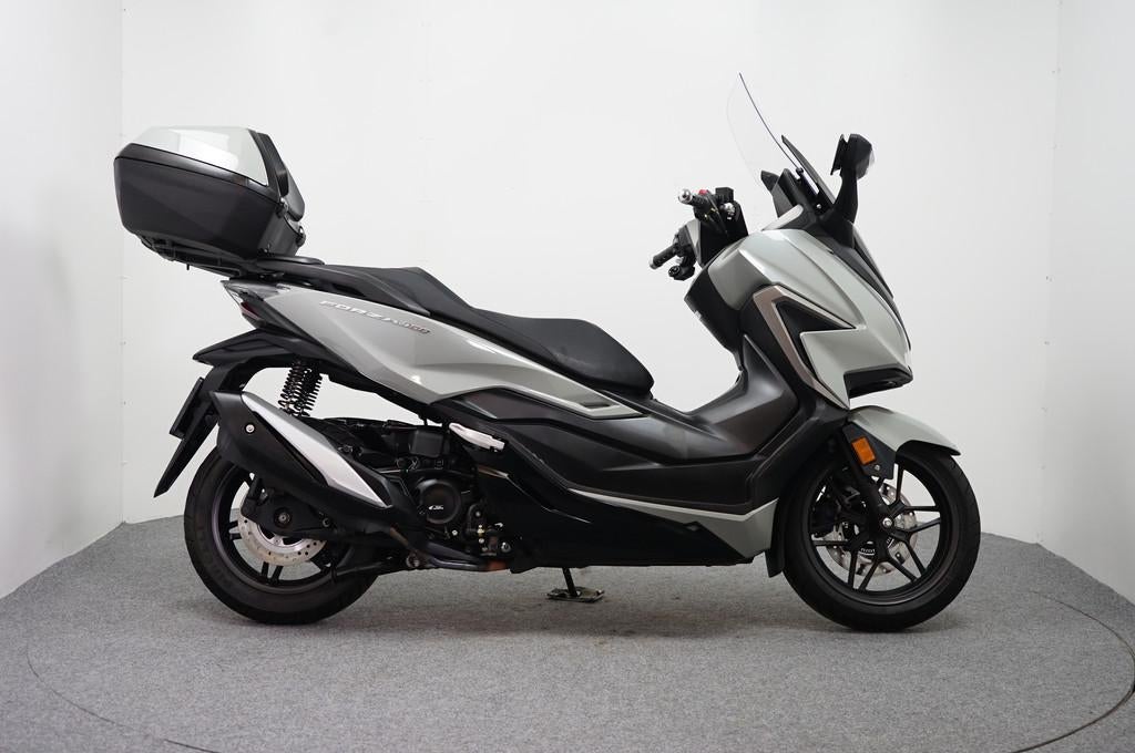 Honda FORZA 350 (bj 2023), 330 cc, Bedrijf, Toermotor, ABS