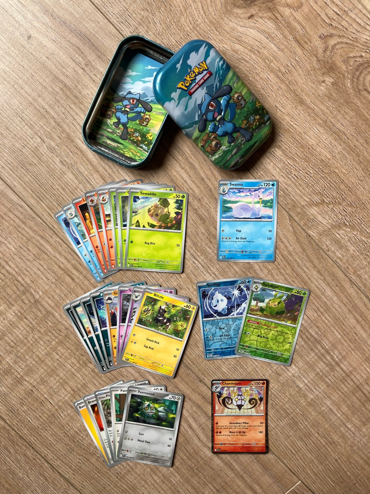 Riolu Sinnoh Mini Tin met 25 Pokémon kaarten, Ophalen of Verzenden, Nieuw, Meerdere kaarten, Foil