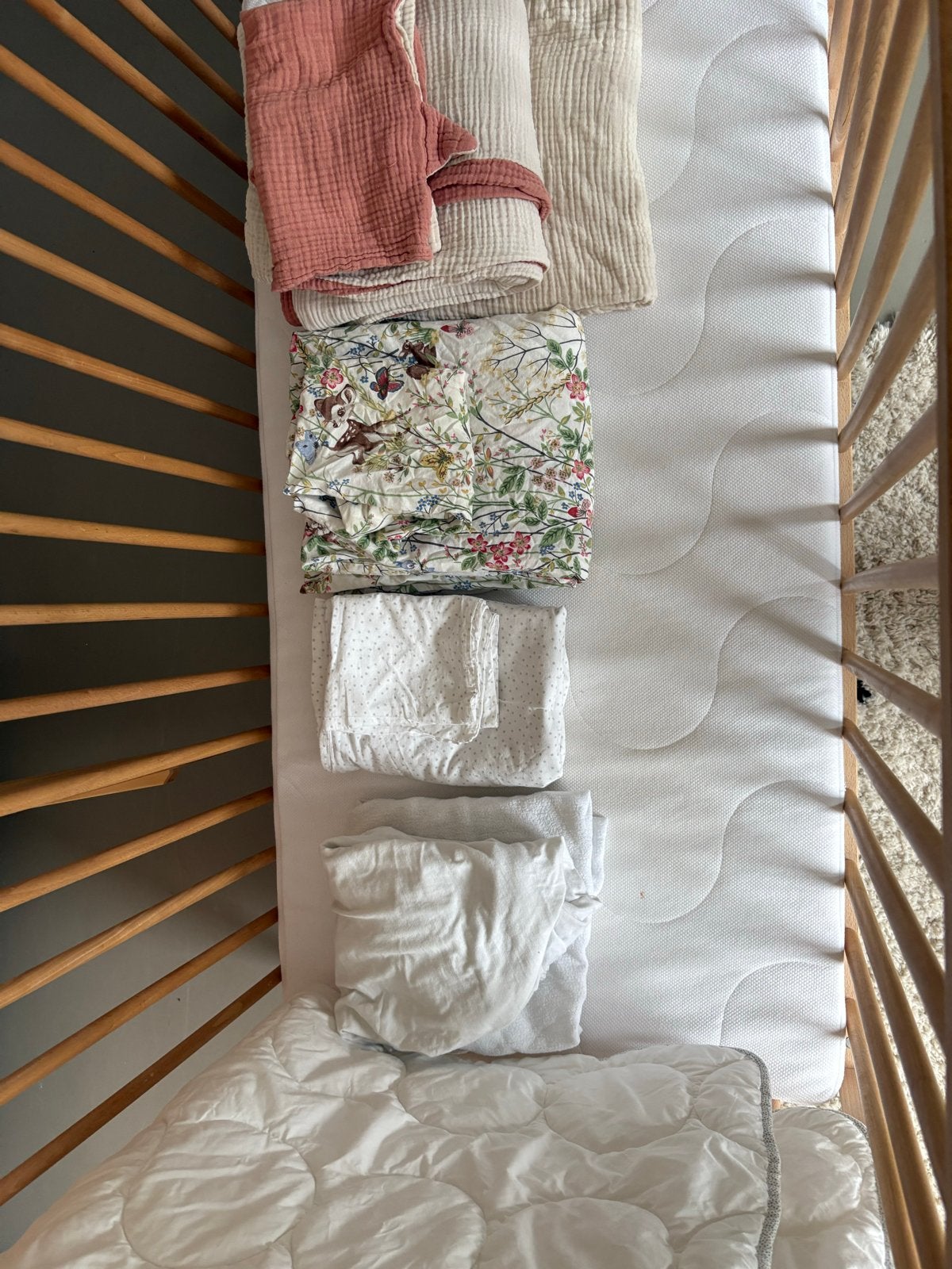 Foto 3 van Houten Ledikant met Matras en Beddengoed