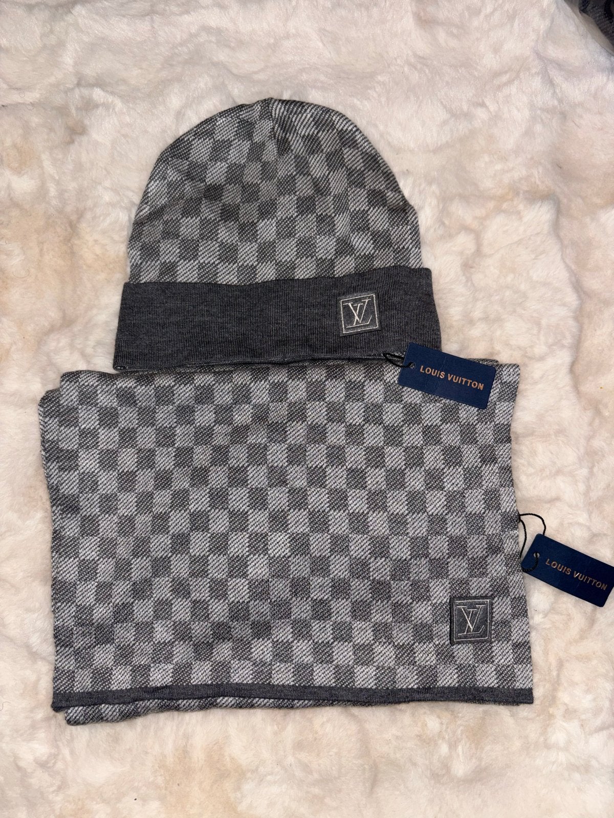 Louis Vuitton muts en sjaal set in perfecte staat, Kleding | Heren, Ophalen of Verzenden, Zo goed als nieuw, Muts
